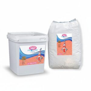 pro-line-aqua-growth-all-sizes-group Group photo showing the 6kg tub, 15kg bag, and floating pellets of Pro Line Aqua Growth together.